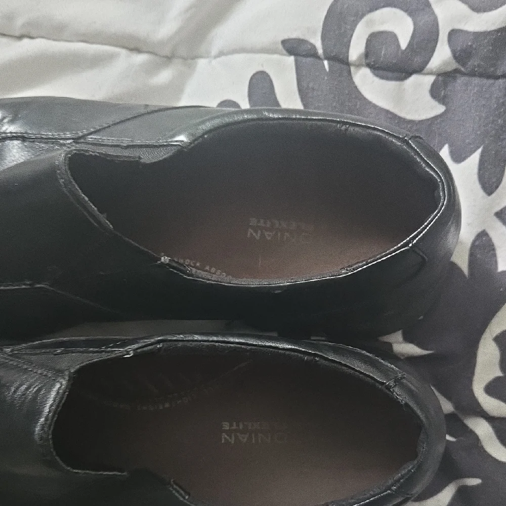 Bostonian Classic Black Slip-On Loafers - Picture 3 of 3